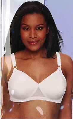 New Playtex Wirefree Smooth Under Clothes Bra Style Number 5645 in White